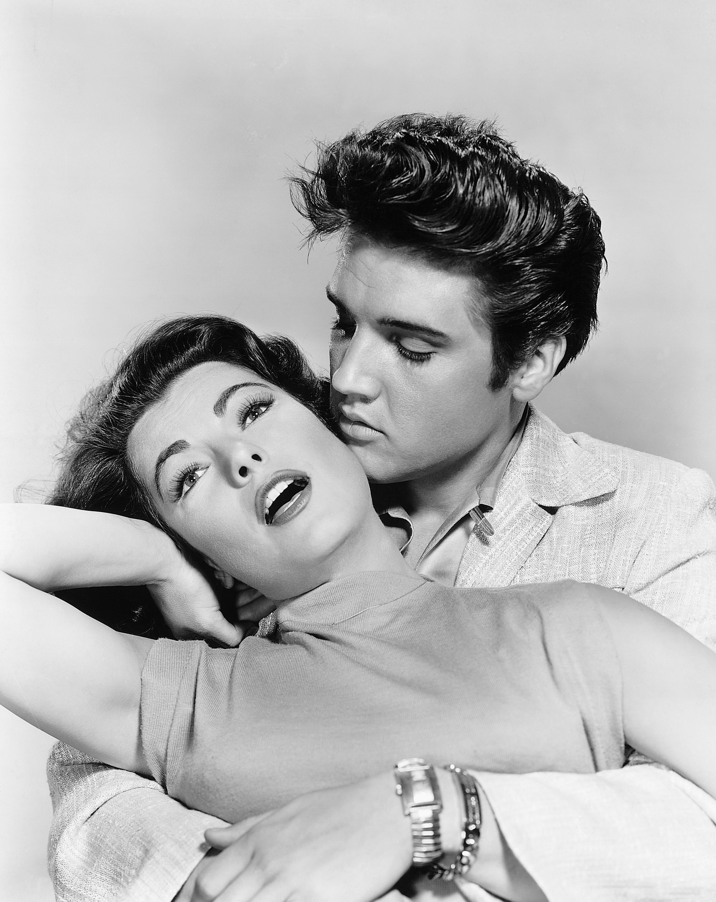 Kino. Rhythmus Hinter Gittern, Jailhouse Rock, Rhythmus Hinter Gittern, Jailhouse Rock, Elvis Presley, Judy Tyler, 1957. (Photo by FilmPublicityArchive/United Archives via Getty Images)