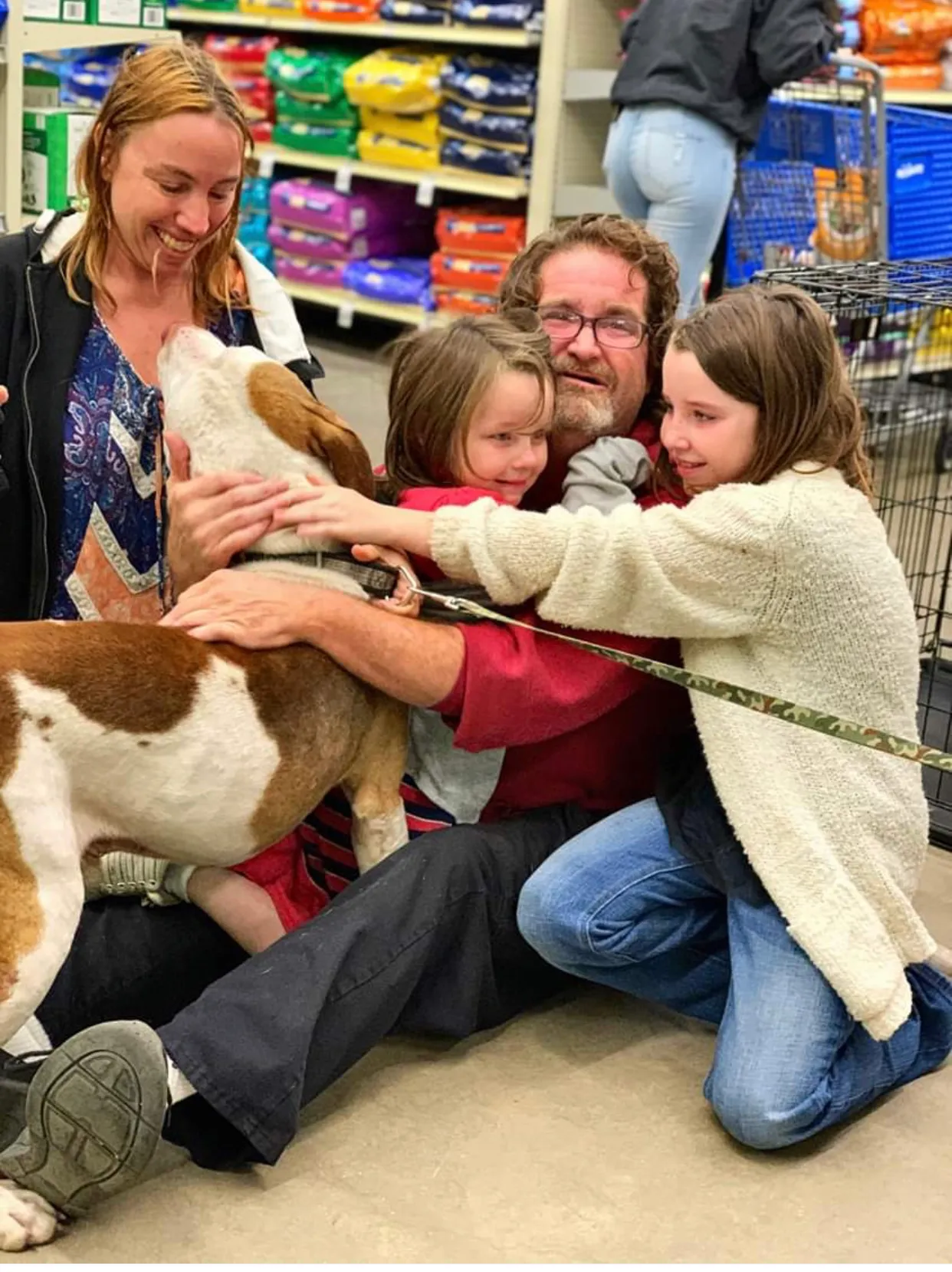 A family finds their missing dog while going to adopt a cat.
