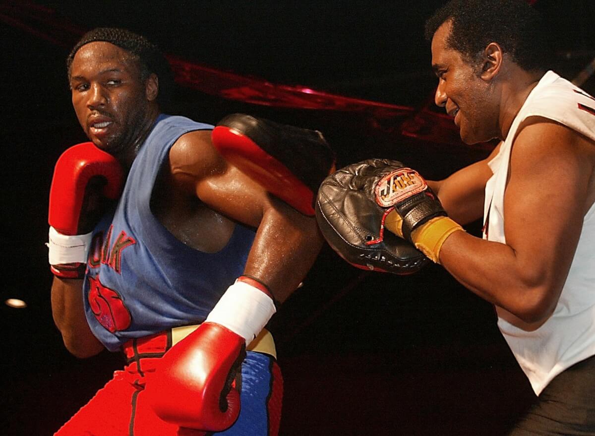 World heavyweight boxing champion Lennox Lewis (L) World heavyweight boxing champion Lennox Lewis (L)