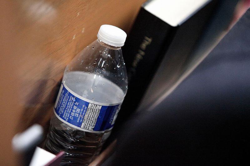 empty-water-bottle-89418-23133.jpg empty-water-bottle-89418-23133.jpg