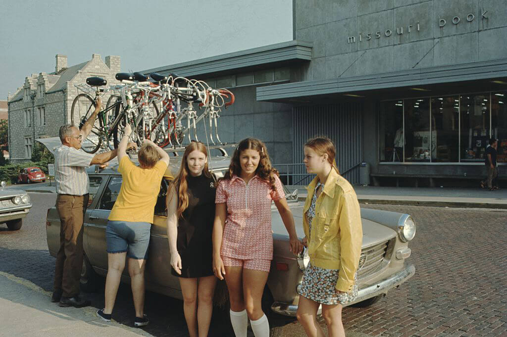 nostalgic-1960s-family-trips