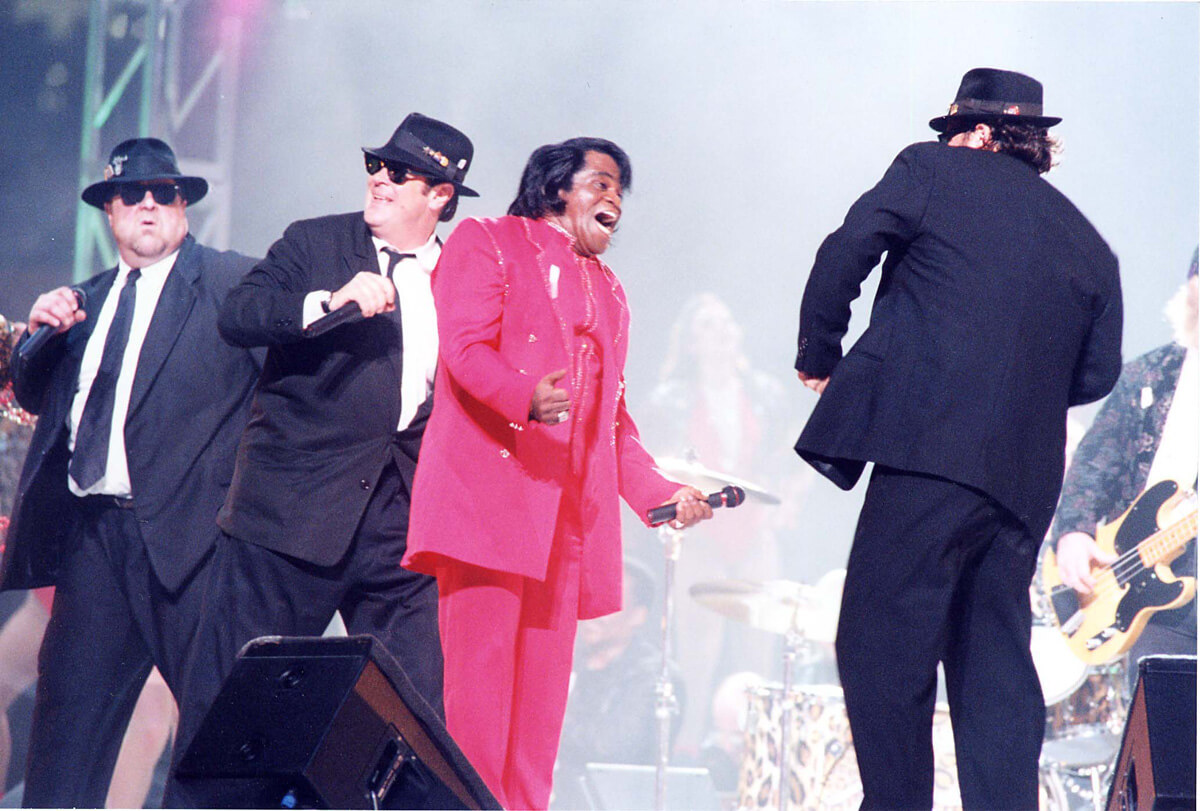 blues-brothers-halftime-show-74935-29007.jpg