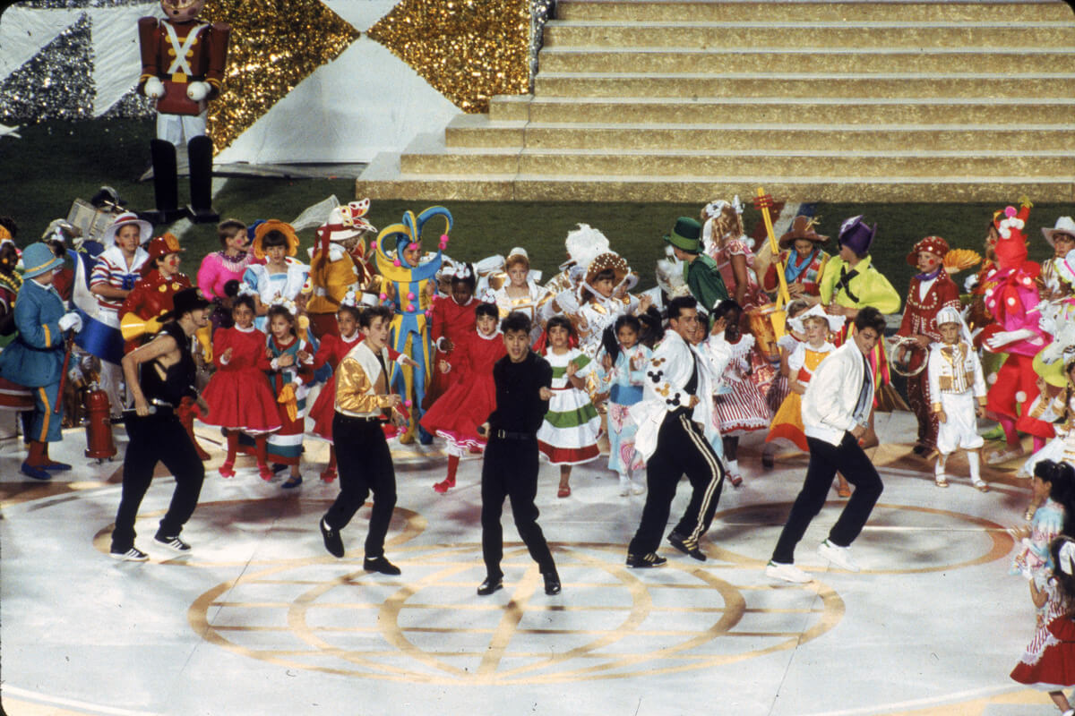 nkotb-super-bowl-36192-76071.jpg