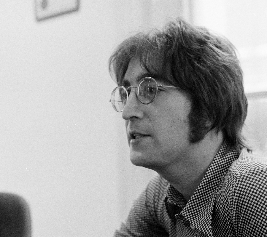 john lennon (2) john lennon (2)