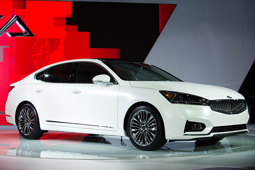 kia cadenza kia cadenza loses value quickly