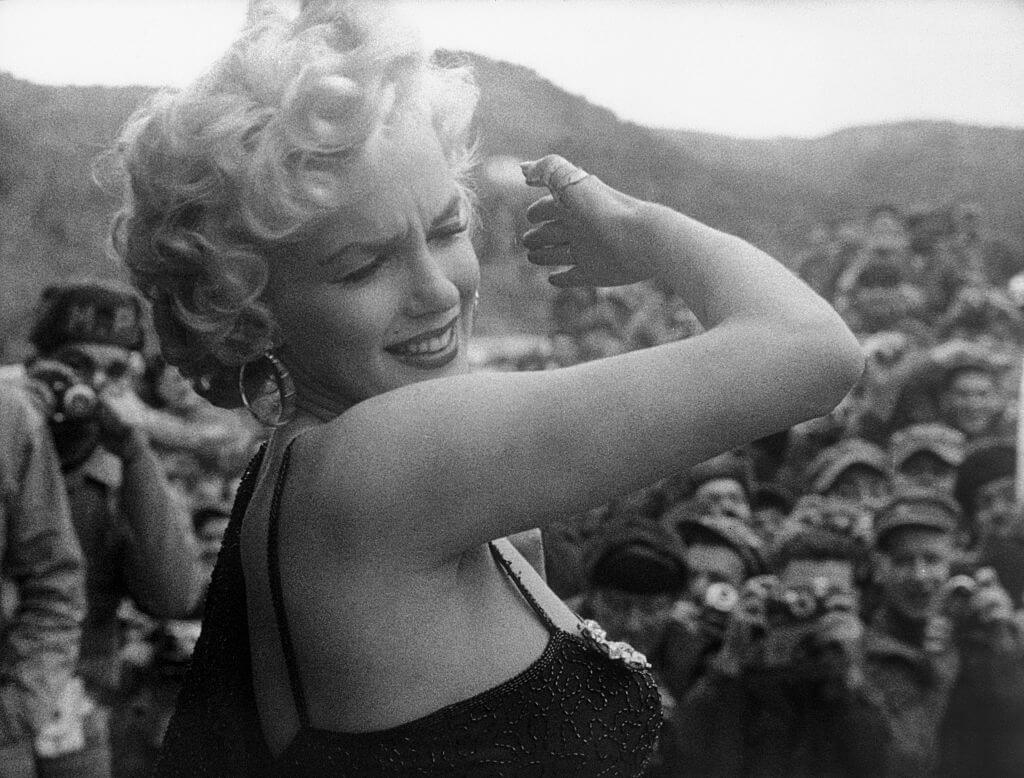 marilyn-and-the-troops-11300-75158.jpg