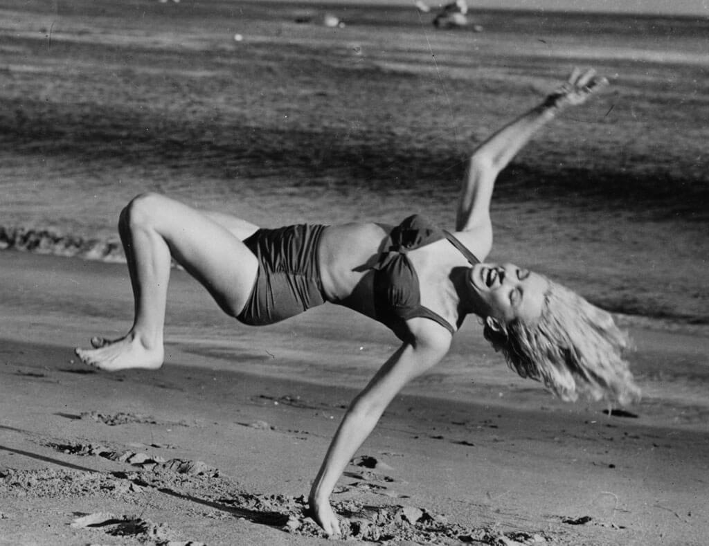 marlilyn-frolicking-32926-38979.jpg