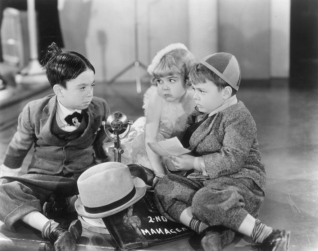 alfalfa still from the pinch singer alfalfa sitting with spanky in the pinch singer