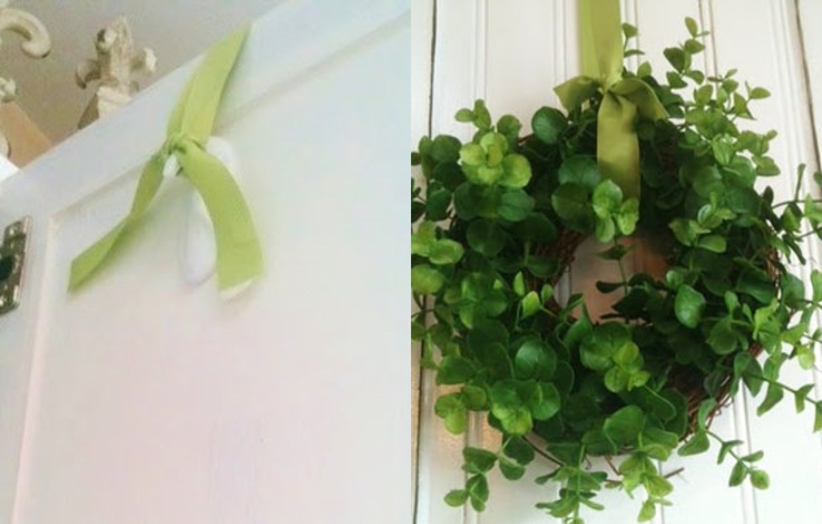 command hook wreath hack use a command hook to hang a wreath hack