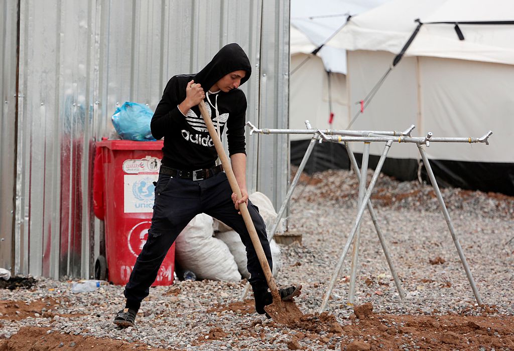 Digging Holes Digging Holes