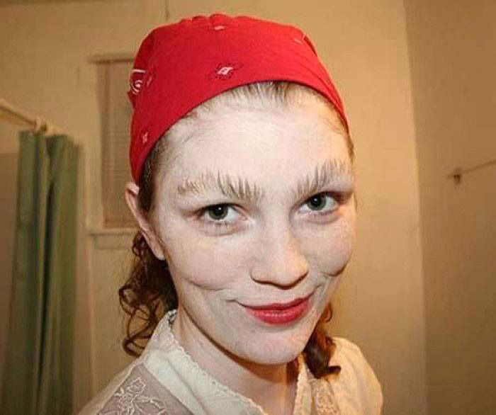 bad eyebrows 22 a woman with bushy eyebrows