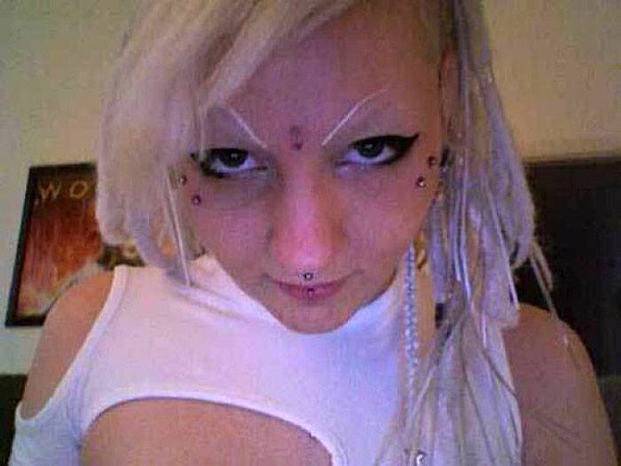 bad eyebrows 35 a girl with white eyebrows