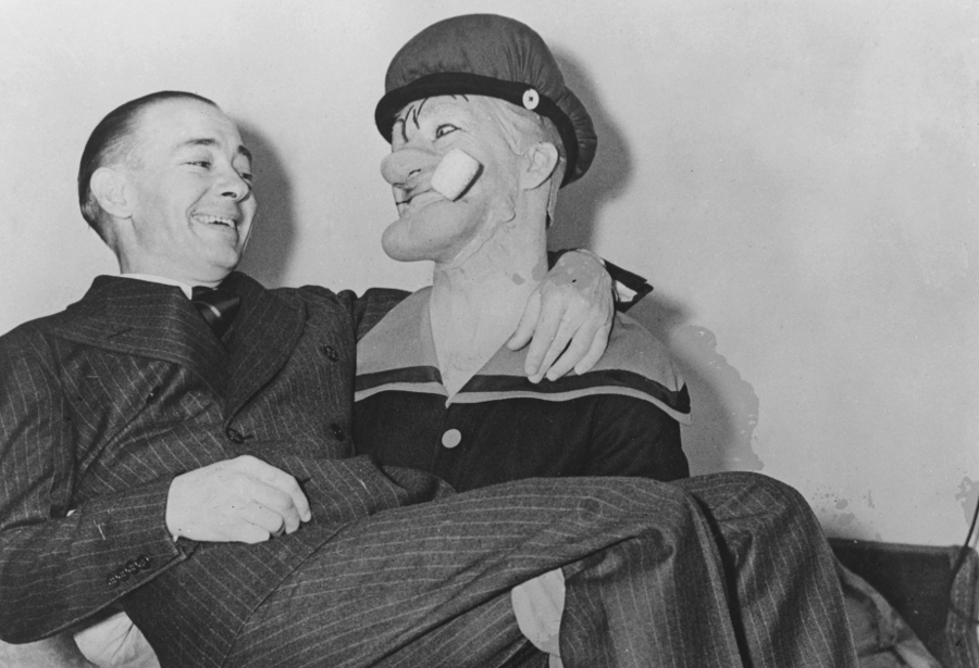 popeye's creator popeye's creator with a costumed sailor