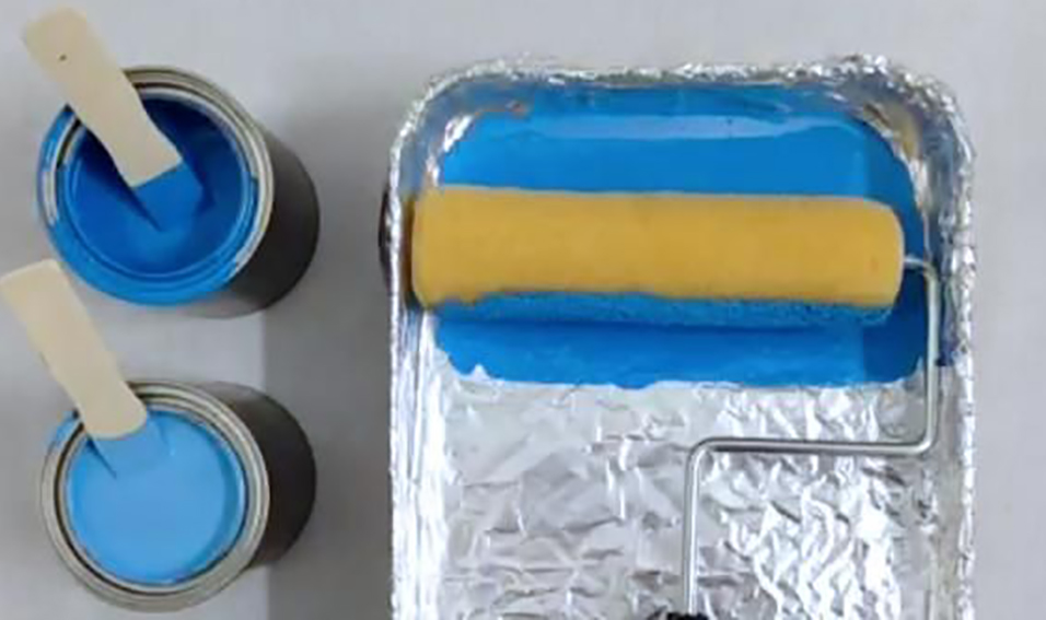 Paint Tray Liner Aluminum foil used as a tray liner