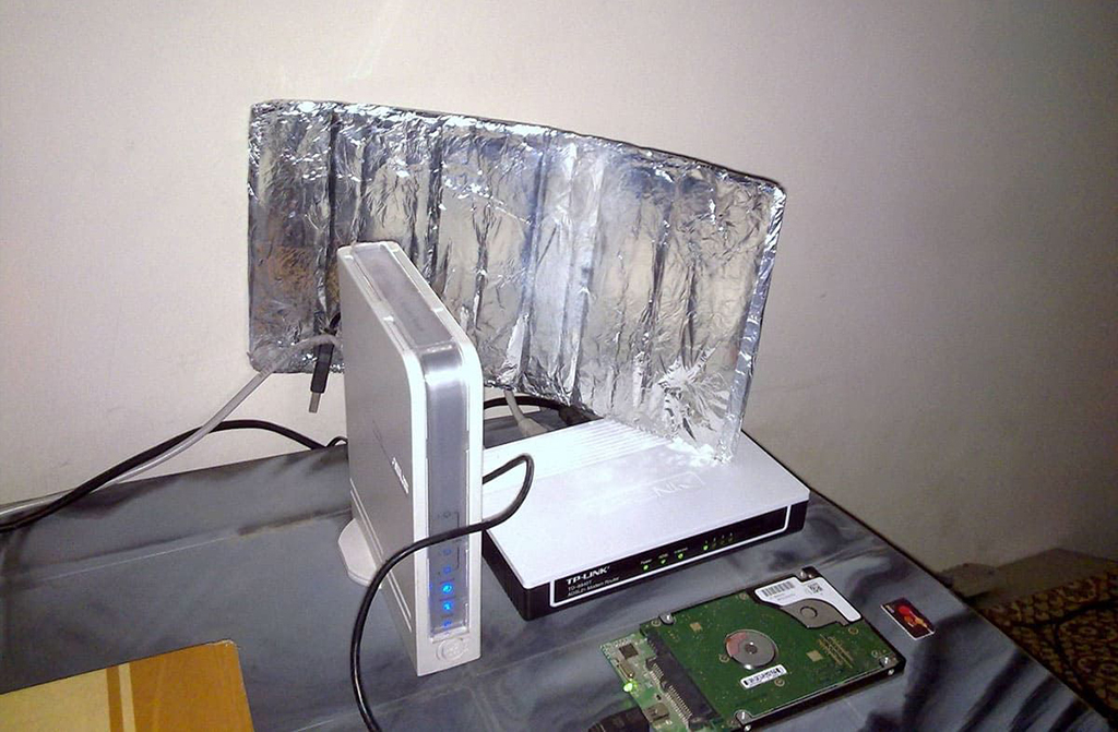Boost WI-FI Foil behind wi-fi router