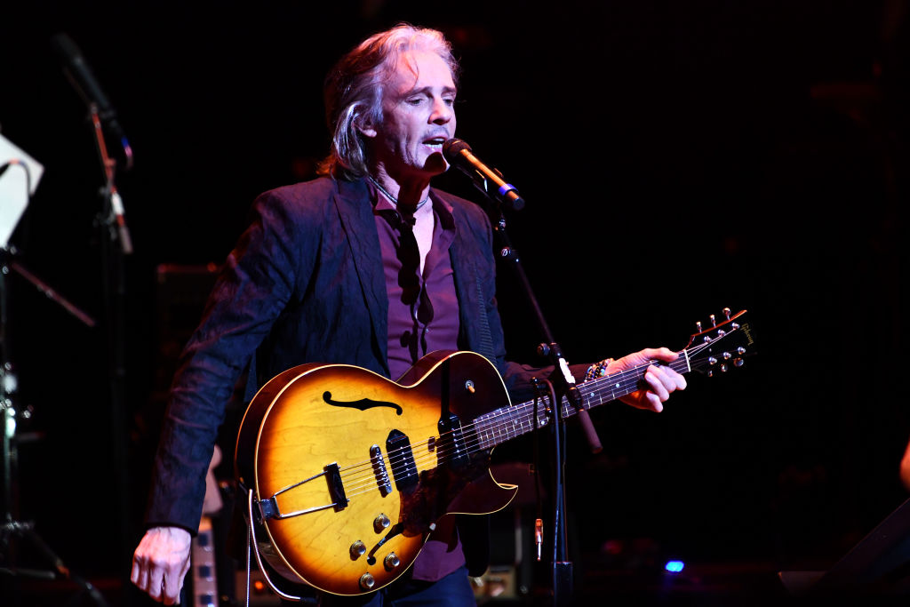 Rick Springfield Is A Silver Fox