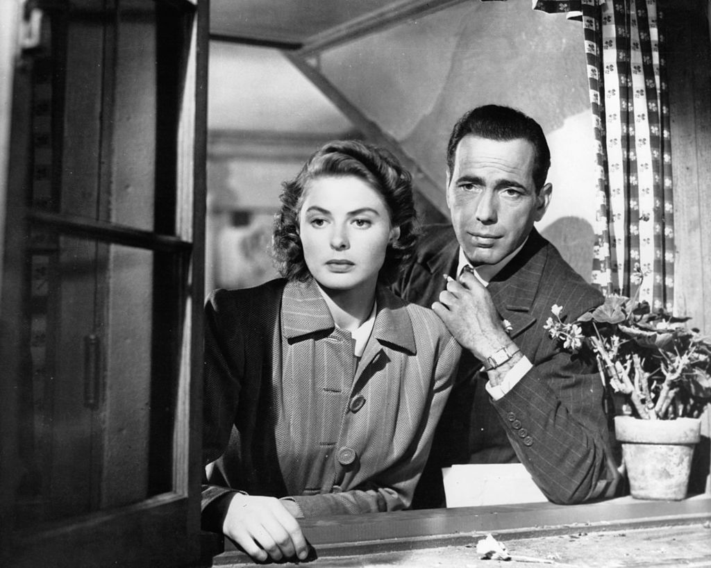 Humphrey Bogart-162725081 Humphrey Bogart in a window