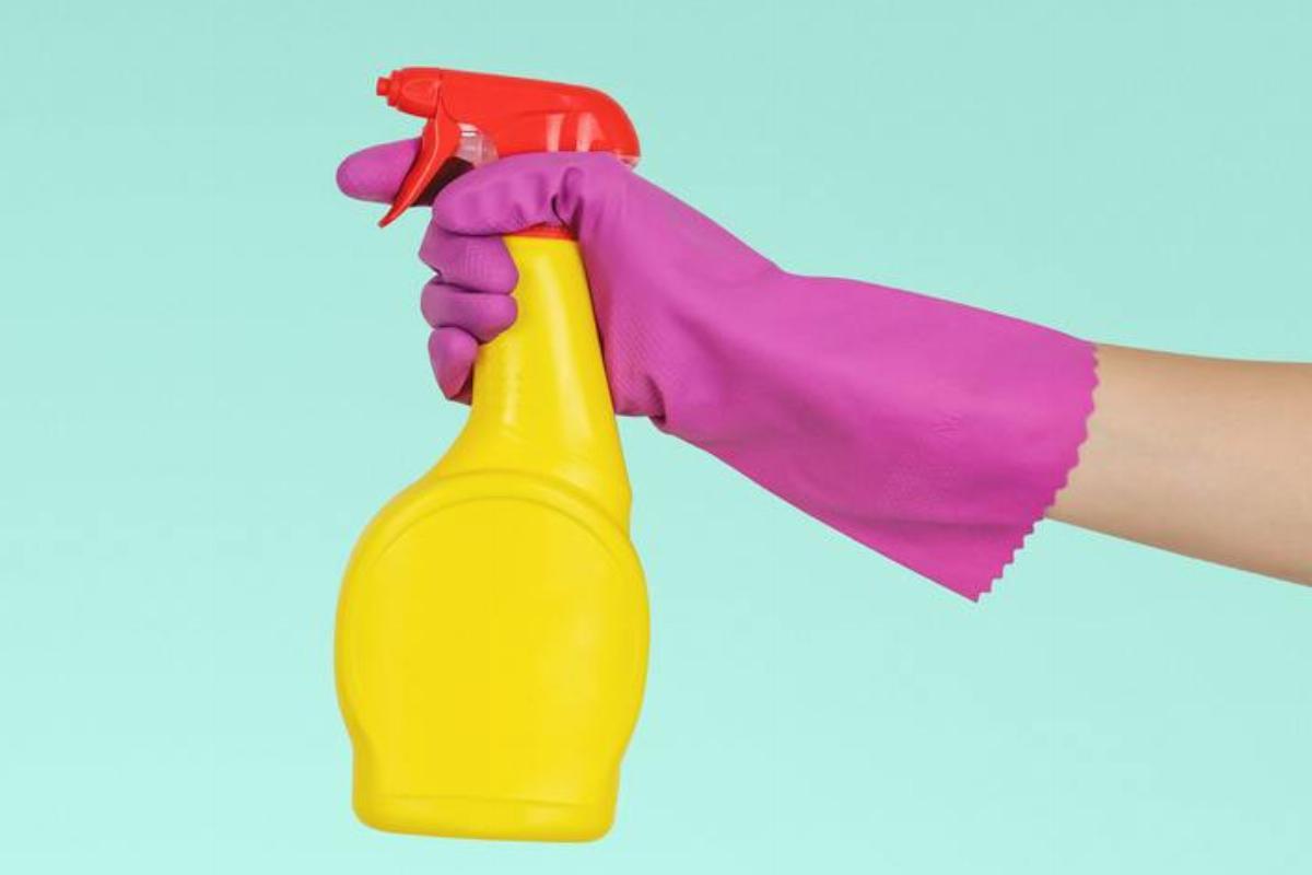 cleaner cleaning spray