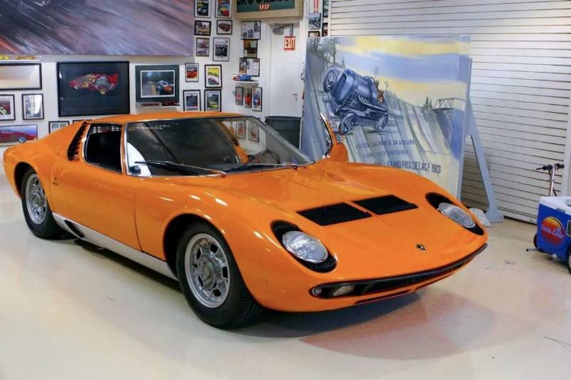 The 1969 Lamborghini Miura S The 1969 Lamborghini Miura S