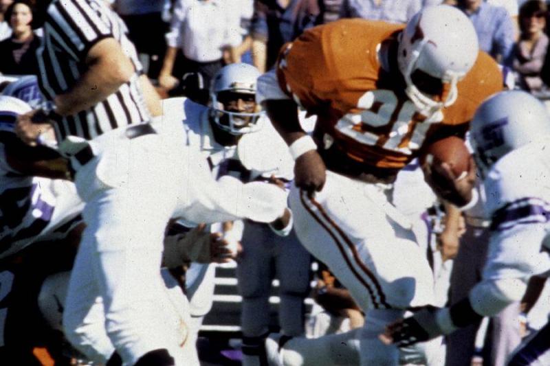 earl-campbell-heisman-13056 earl-campbell-heisman-13056