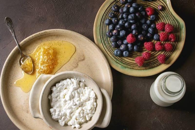 Cottage Cheese + Fruit Cottage Cheese + Fruit