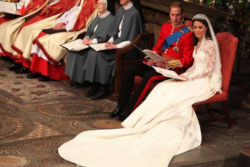 Kate-Middleton-Wedding-Dress-809170200-48498 Kate-Middleton-Wedding-Dress-809170200-48498