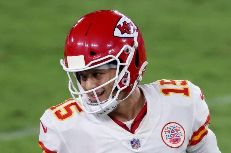 Kansas City Chiefs starting qb patrick mahomes