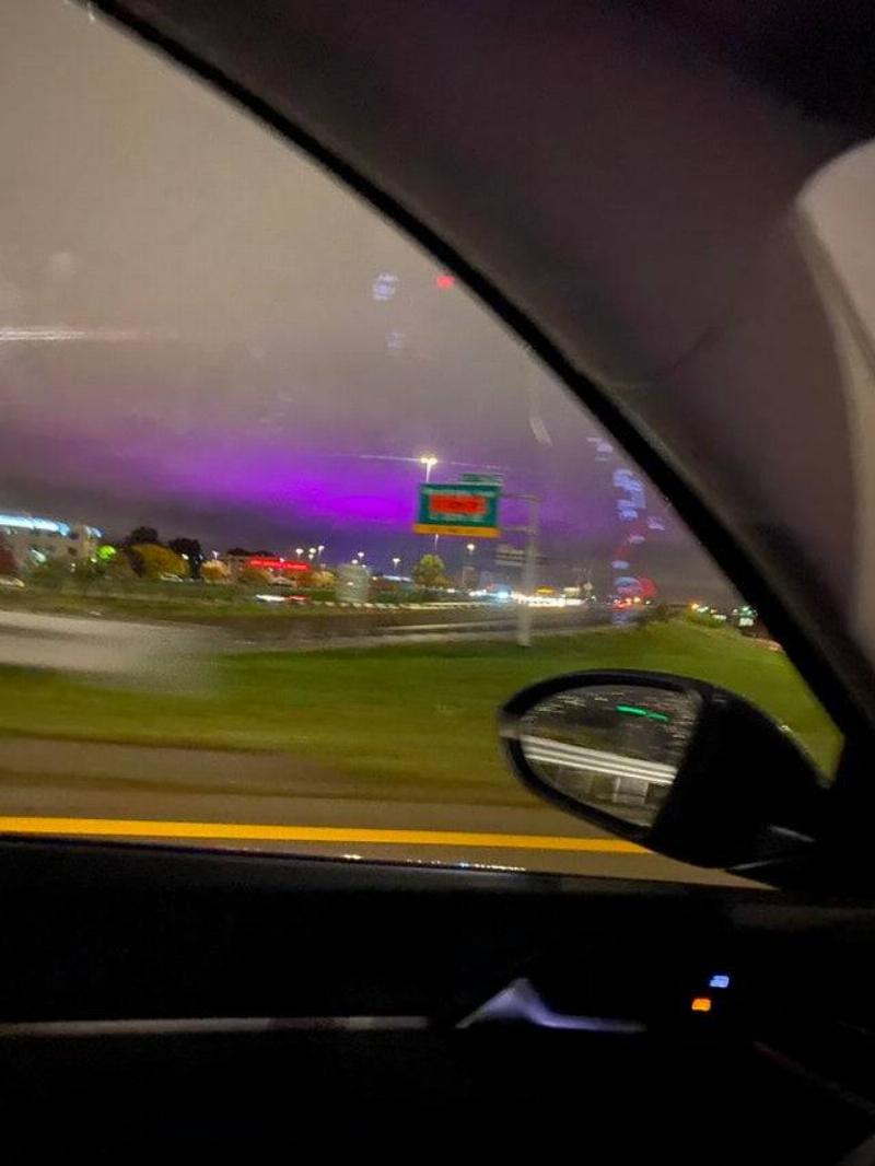 led lights that make the sky look purple 