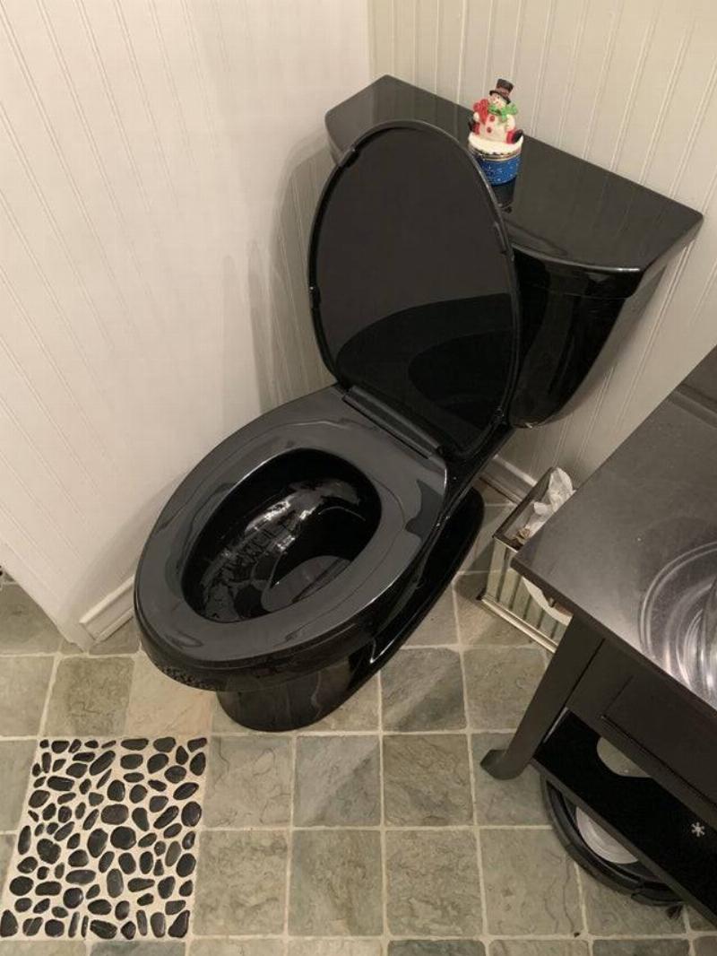 toilet that is black instead of white 