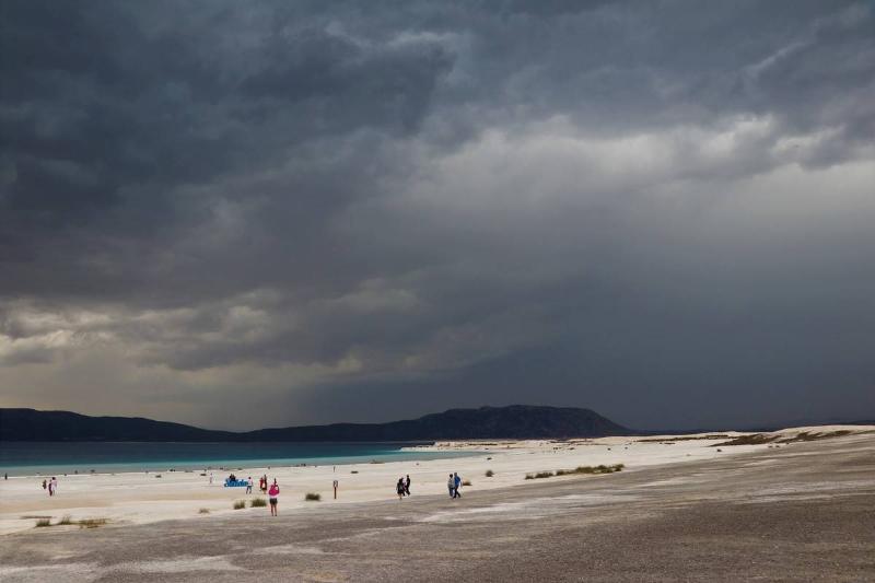 Dark rain clouds hover over Lake Salda... Dark rain clouds hover over Lake Salda...