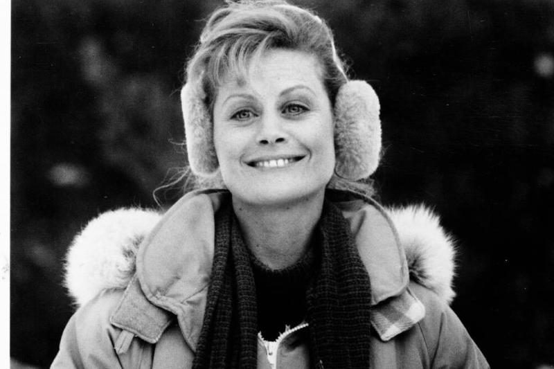 Beverly D'Angelo Beverly D'Angelo appears in a publicity still for Christmas Vacation.