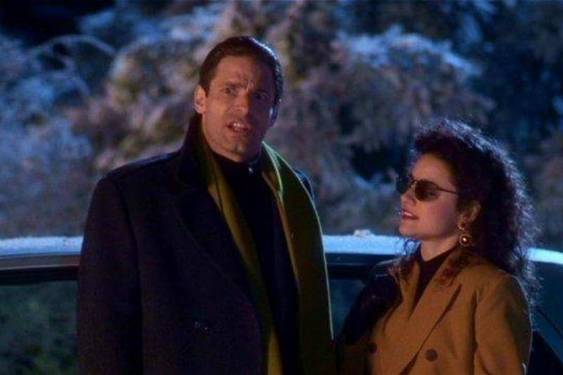 Julia Louis-Dreyfus christmas vacation Julia Louis-Dreyfus appears on the left in Christmas Vacation.