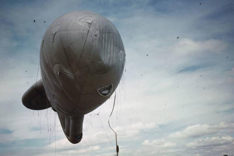 Picture of a barrage balloon 