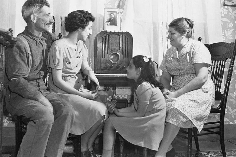 Family listening to radio 