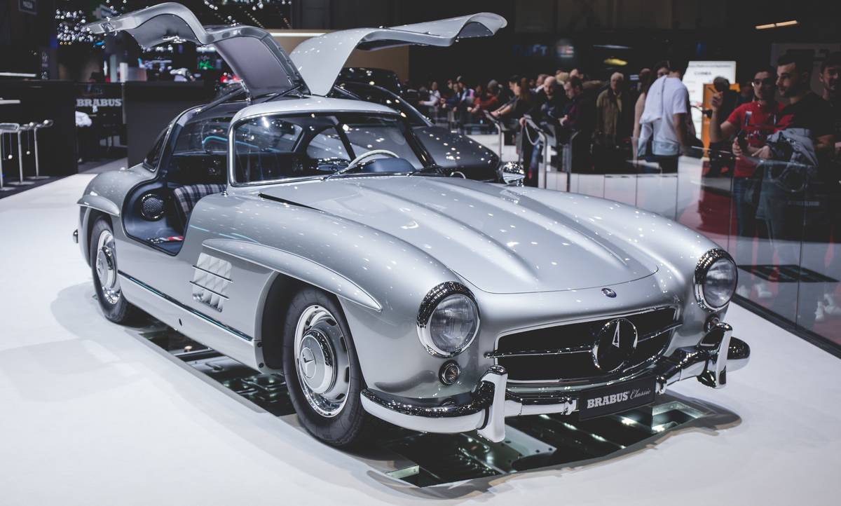 The Mercedes-Benz 300 SL The Mercedes-Benz 300 SL