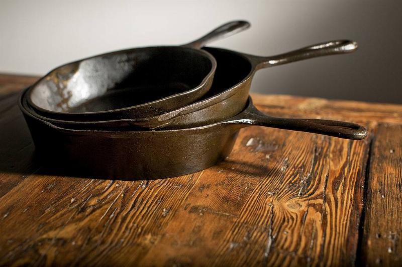 Picture of cast iron skillet 