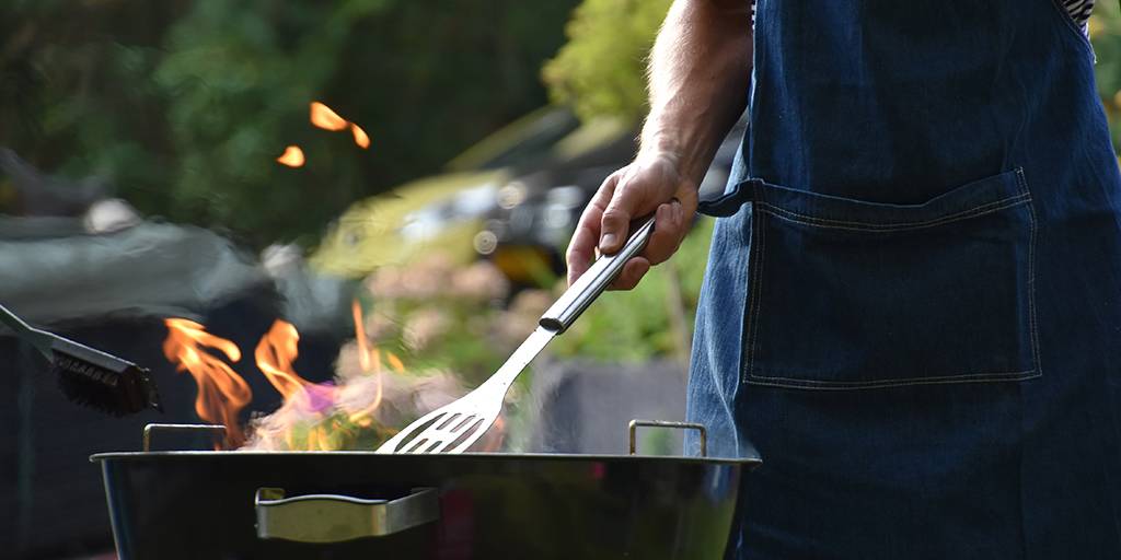 Picture of person grilling 