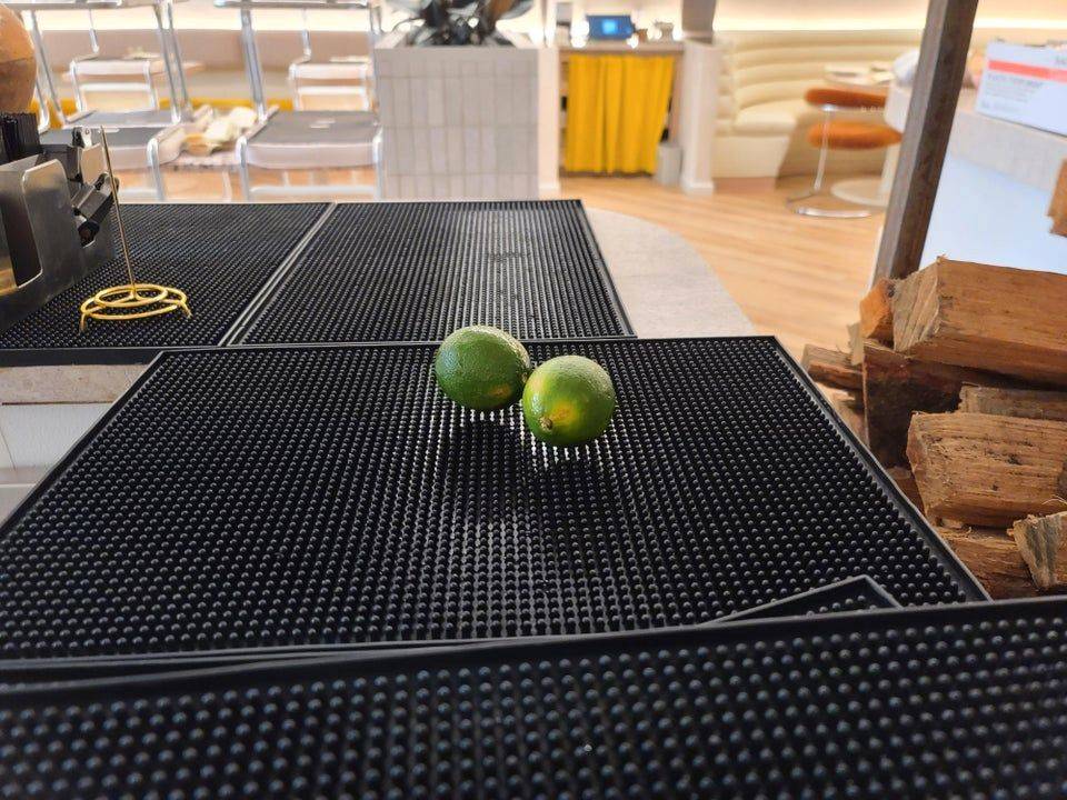 limes look like they're floating