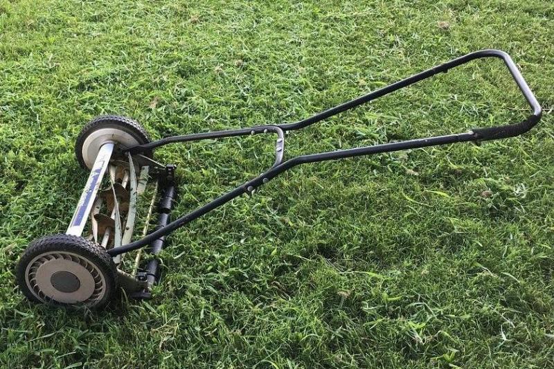 lawn-equipment