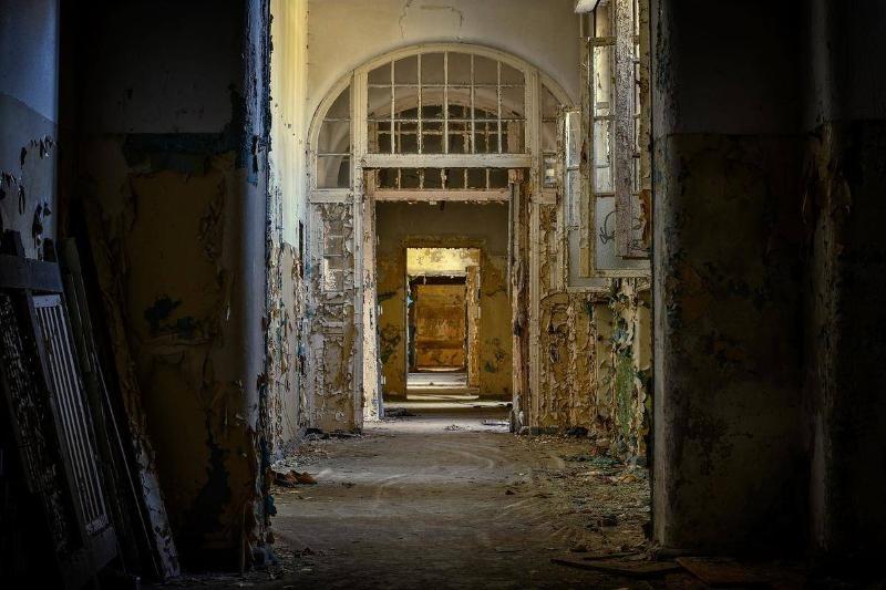 lost-places-4125435_1280-82074 lost-places-4125435_1280-82074