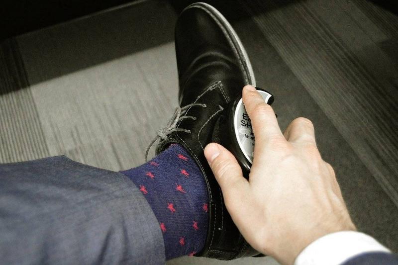 shoe-polishing shoe-polishing