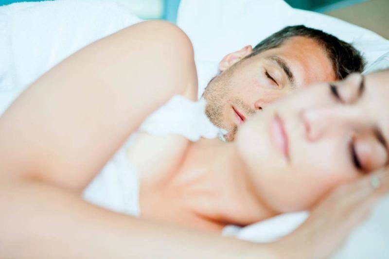 couple-sleeping-57495 couple-sleeping-57495