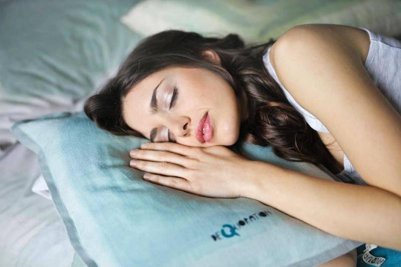 side-sleeping-62902 side-sleeping-62902