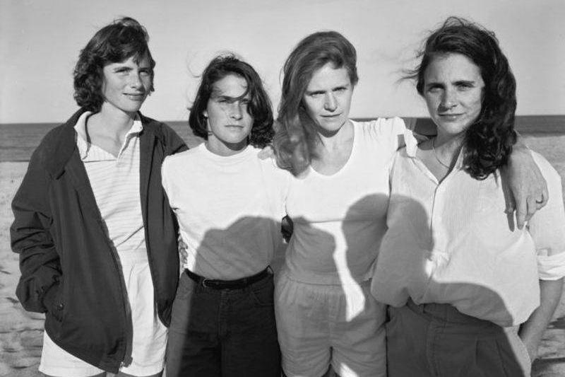 1551172766_5aa53ea8aaf35ef492f980aaeeecf85c31d5377e-60990 four sisters photo on beach
