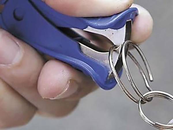 Staple remover Staple remover