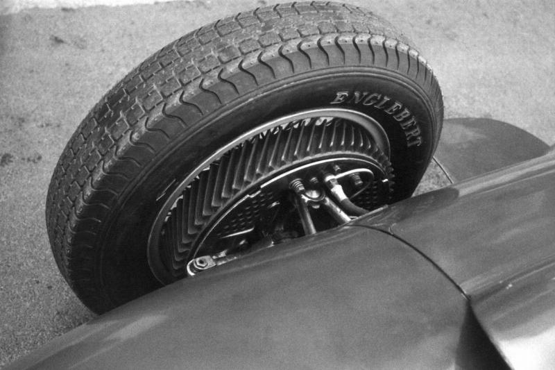 Ferrari 246 F1 Front drum brake detail. Ferrari 246 F1 Front drum brake detail.