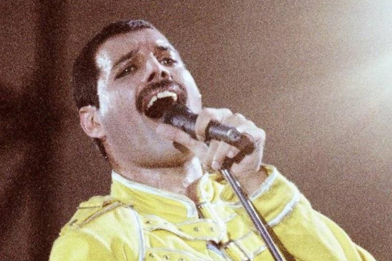 Photo of Freddie MERCURY and QUEEN Photo of Freddie MERCURY and QUEEN
