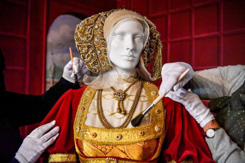 anne of cleves 1187917012 anne of cleves mannequin