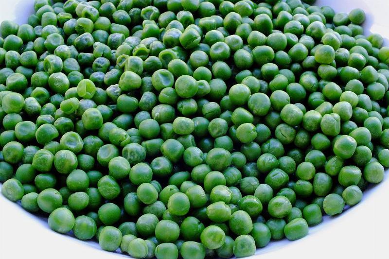 peas 629413405 green peas in a dish