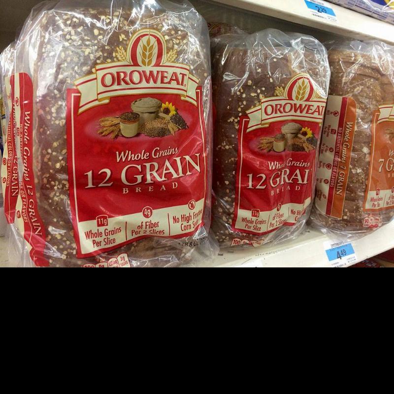 oroweat 550447803 oroweat bread in a grocery store